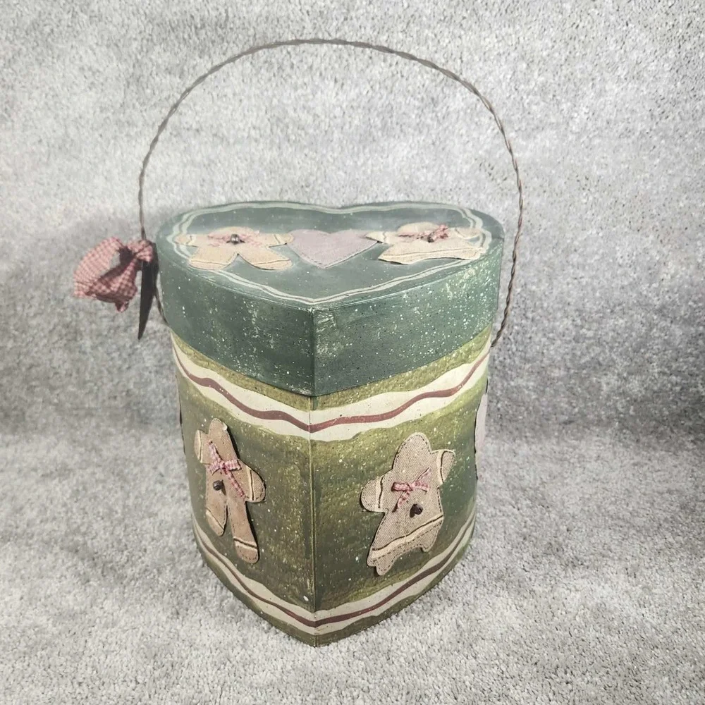 Heart Storage Box Green Gingerbread Primitive Folk Art Decor Large